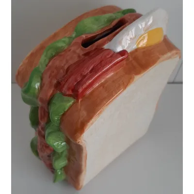 Spaarpot sandwich met brood sla en ei