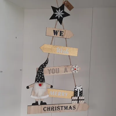 Hanger kerstboom hout We wish you a merry Christmas  in zwart wit en nature