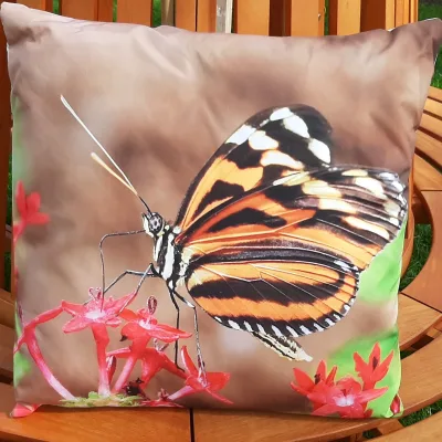 Buitenkussen- tuinkussen vlinder 45x45 cm