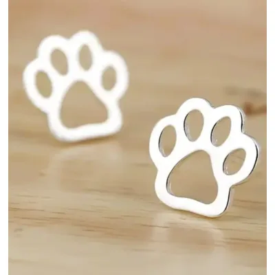 Zilverkleurige oorstekers katten pootafdruk