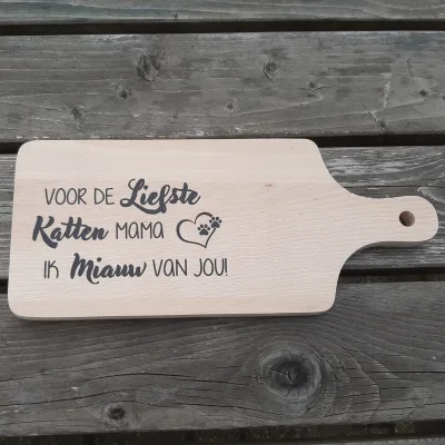 Borrelplank Kattenmama – Houten borrelplank met tekst “Ik miauw van jou” – Cadeau voor kattenliefhebber