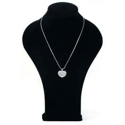 Tijdloze zilverkleurige halsketting met hart-hanger vol strass voor de stijlvolle vrouw