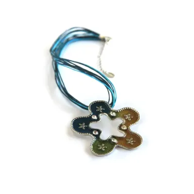 Toenga Ketting – Groen/Blauw Koordjes met Kleurrijke Hanger