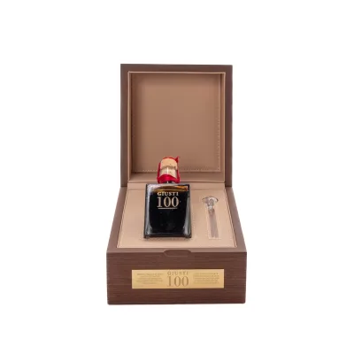 Balsamicoazijn 100 jaar gerijpt