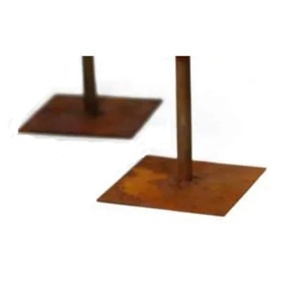 Vierkante plaat voorzien van buis, roest design