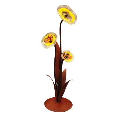 Decoratieve kelk bloem voorzien van drie glazen bloemen, roest design