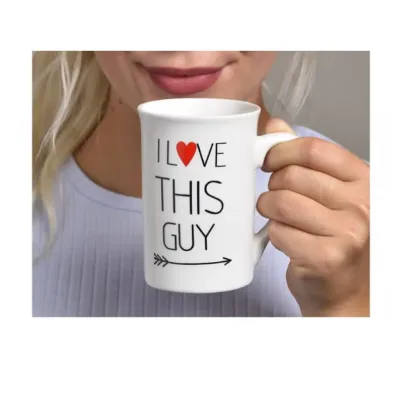 Mokken set liefde en Valentijnsdag